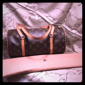 Authentic Louis Vuitton Papillon 30 Handbag.